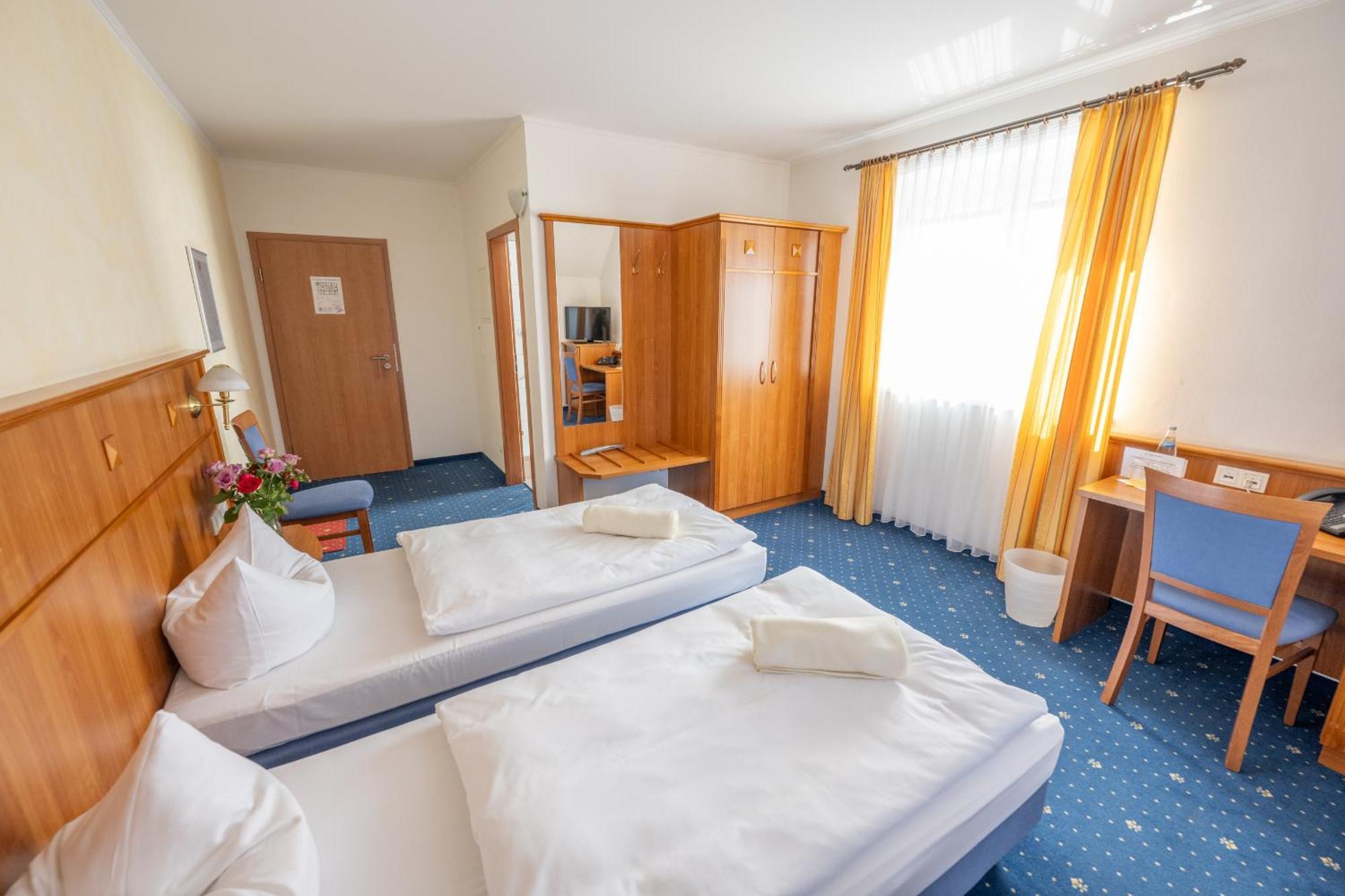 Hotel Haslbach FGZ Zeitlarn Exterior foto