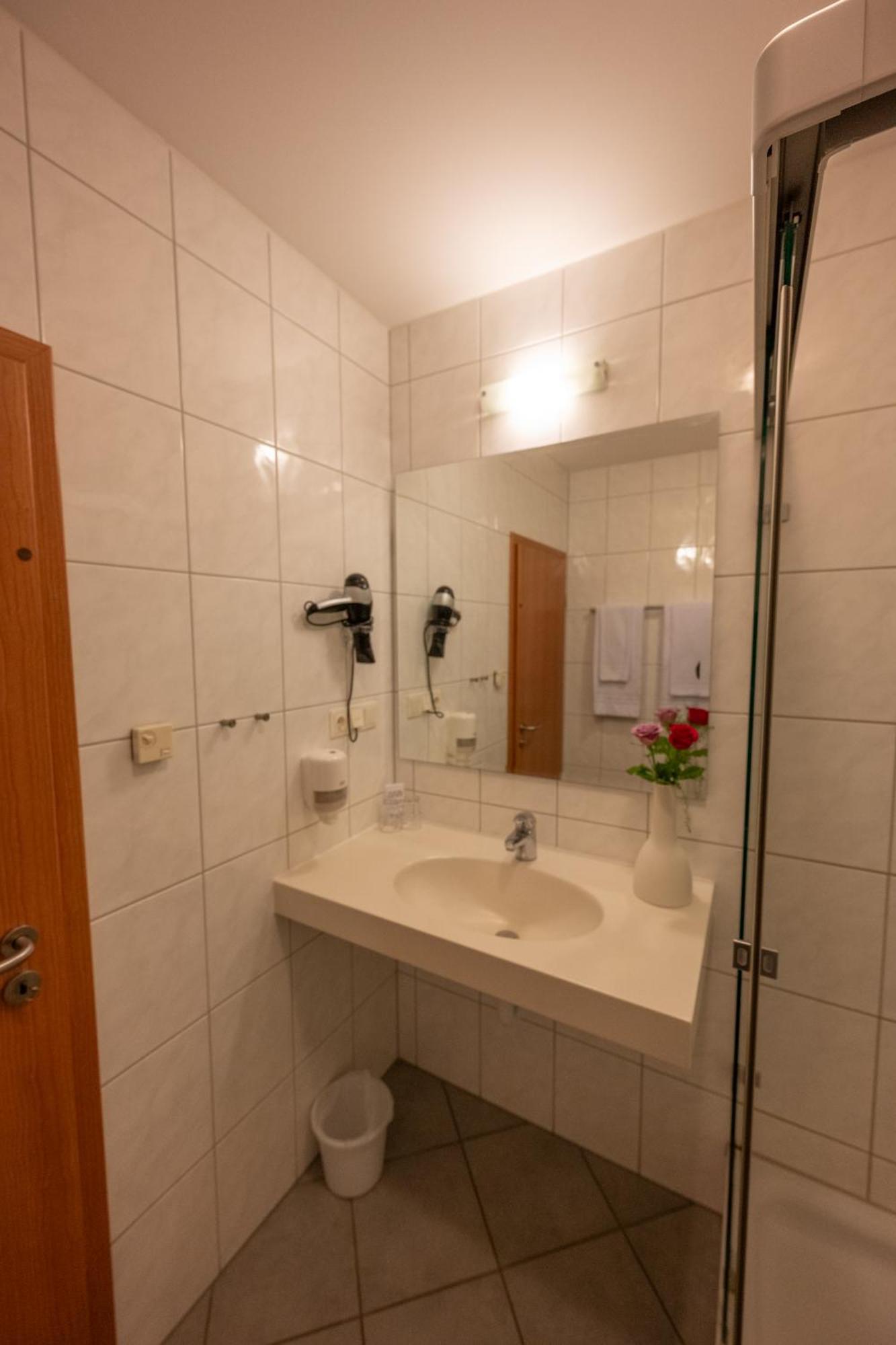 Hotel Haslbach FGZ Zeitlarn Zimmer foto