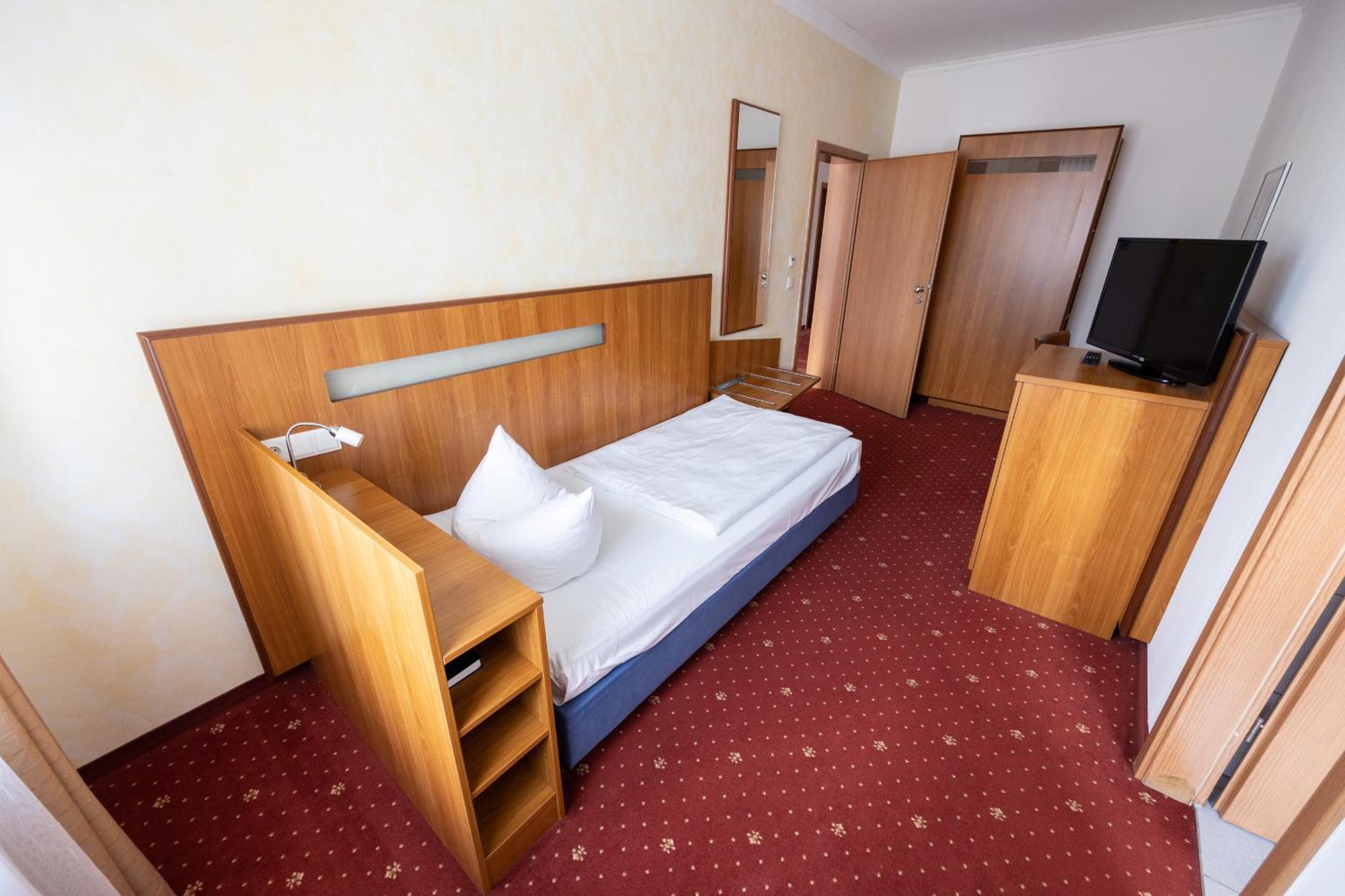 Hotel Haslbach FGZ Zeitlarn Exterior foto