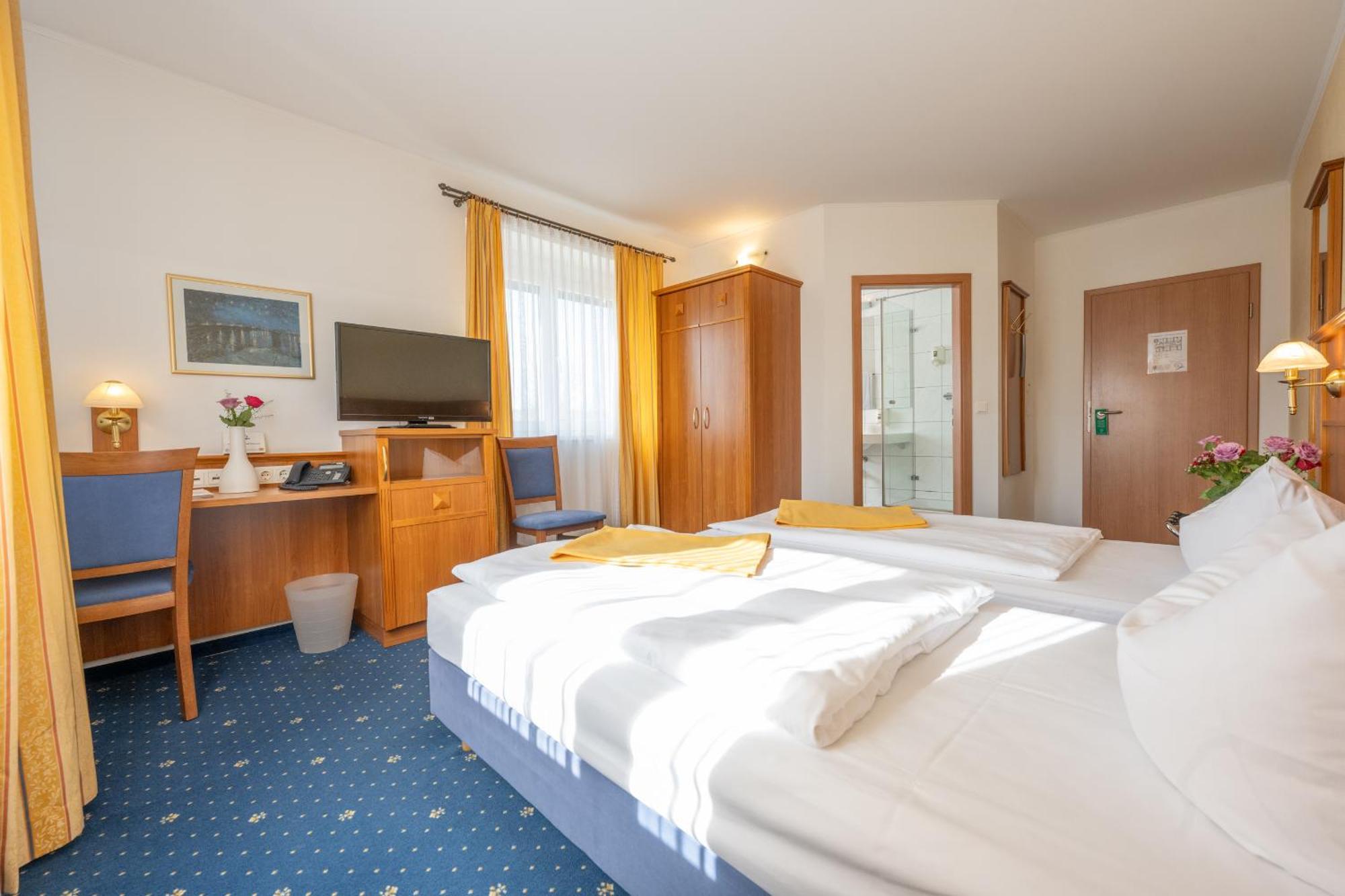 Hotel Haslbach FGZ Zeitlarn Zimmer foto